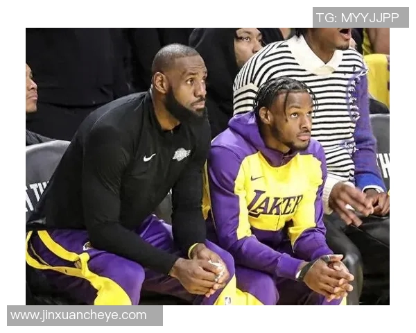 浓眉或迎重磅转会震动联盟 新东家浮出水面球迷期待已久 浓眉或迎重磅转会震动联盟 新东家浮出水面球迷期待已久